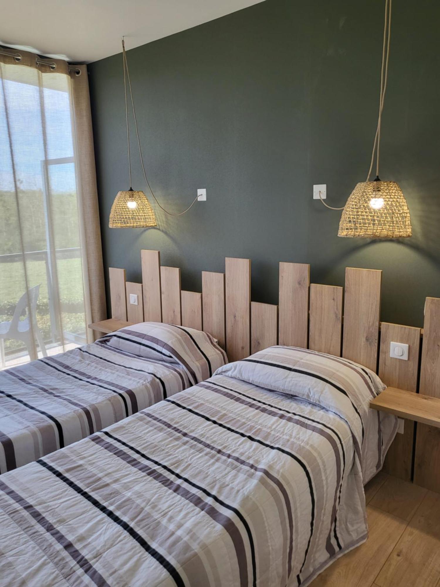 Logis Le Cadusia Hotel Chaource Luaran gambar