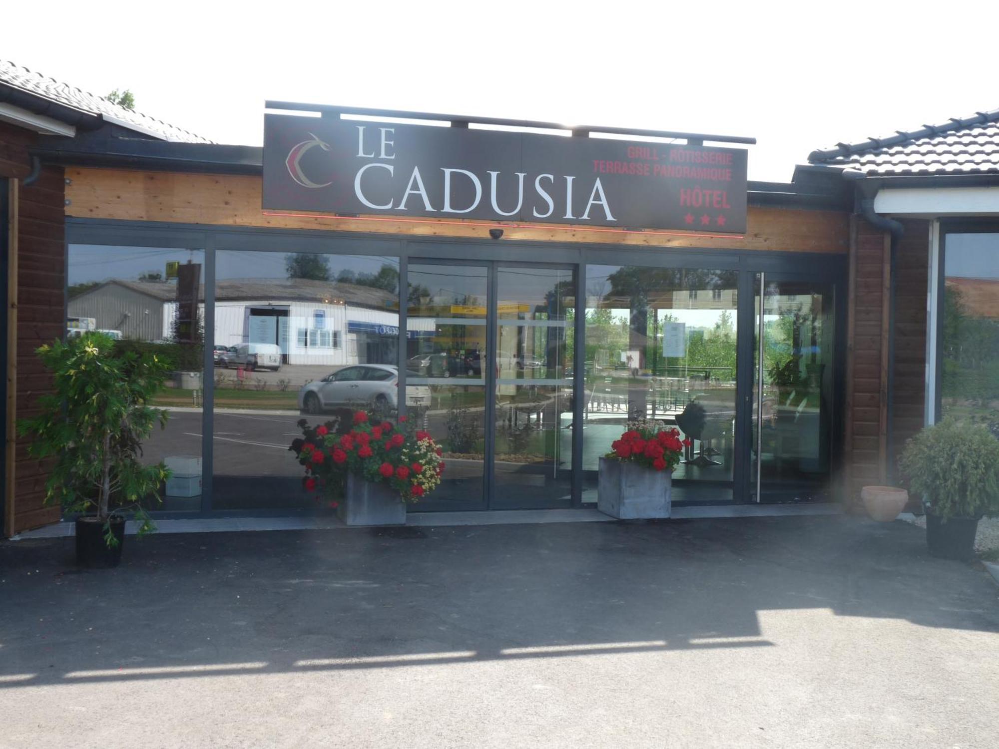 Logis Le Cadusia Hotel Chaource Luaran gambar