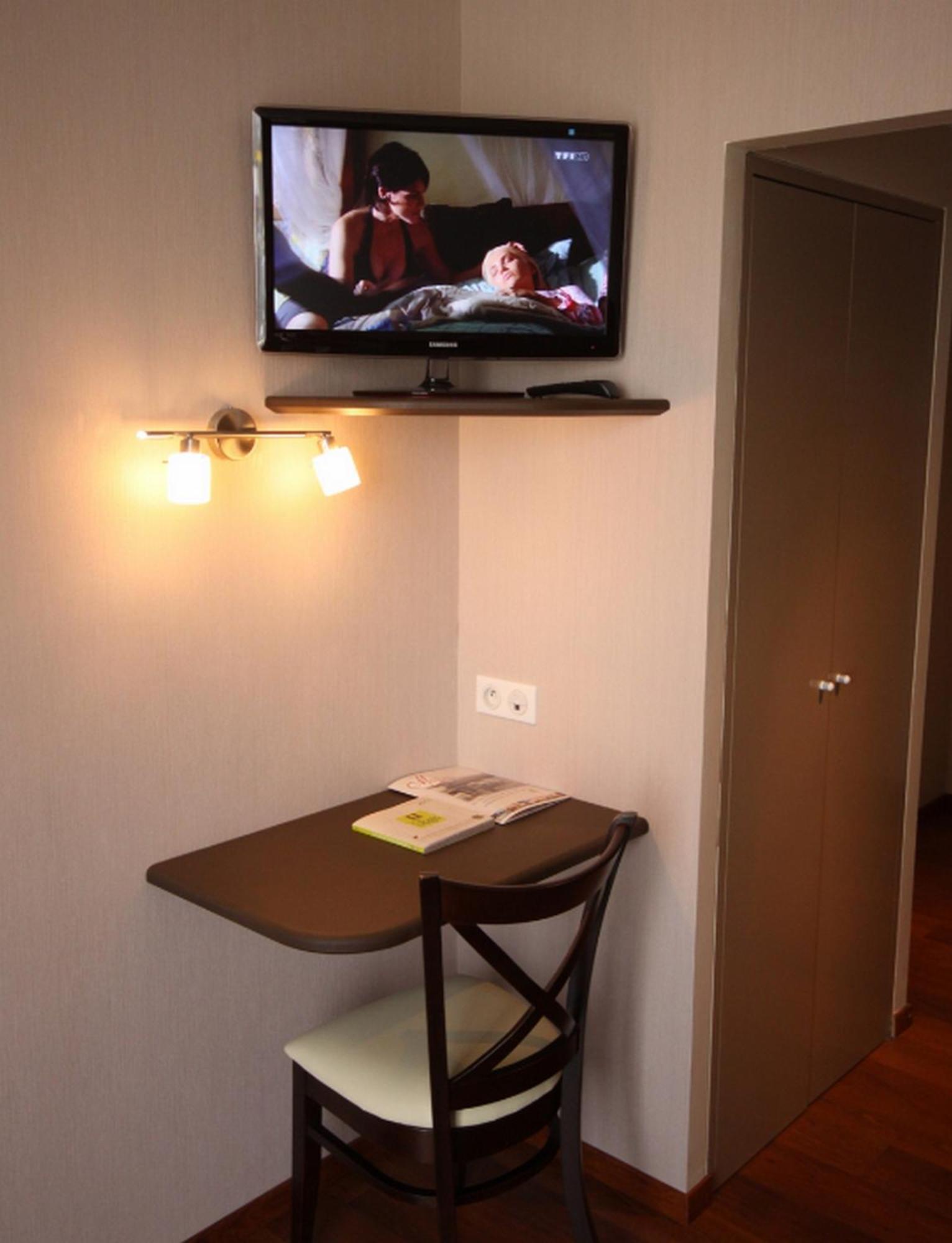 Logis Le Cadusia Hotel Chaource Luaran gambar