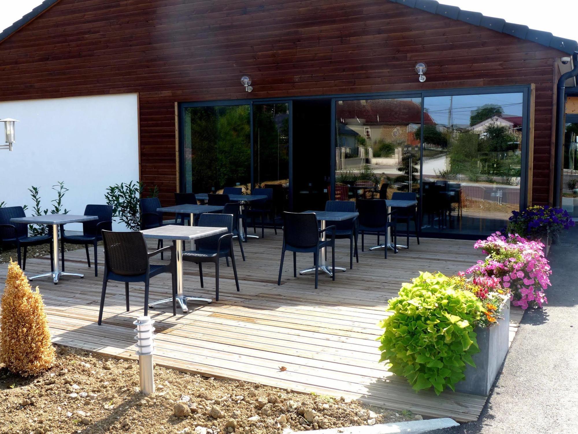 Logis Le Cadusia Hotel Chaource Luaran gambar