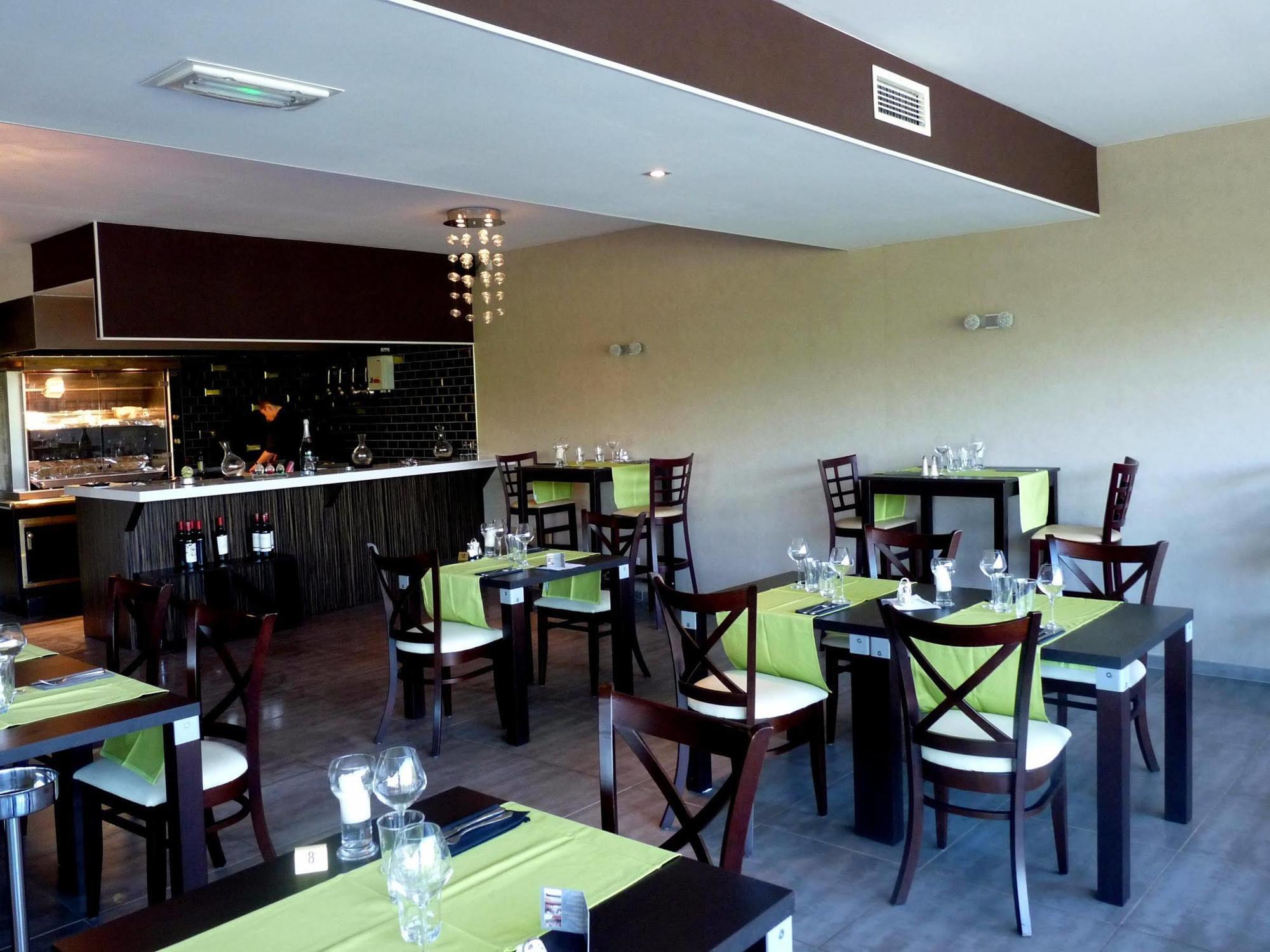 Logis Le Cadusia Hotel Chaource Luaran gambar